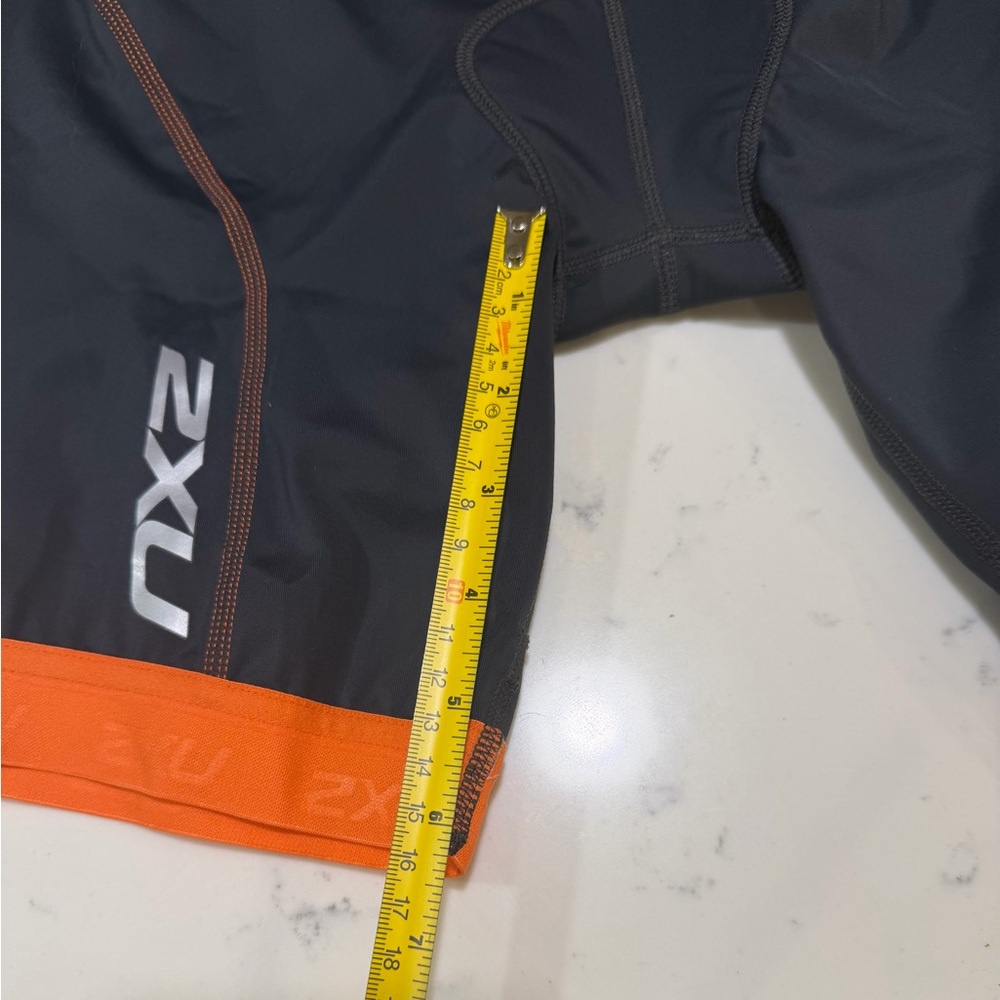 2XU woman’s cycling Shorts in Black and Orange size M. Brand new with tag. - Picture 4 of 7